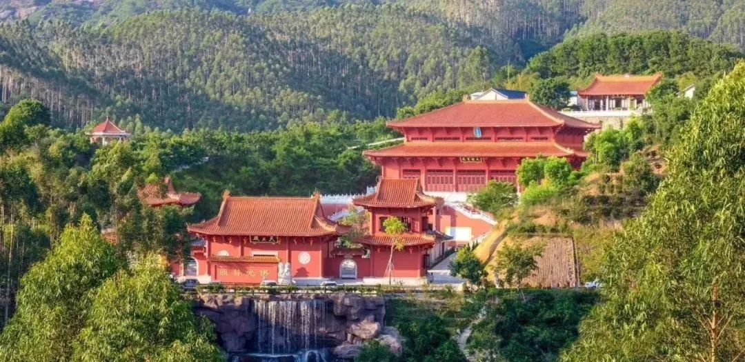 天然氧吧198元▼潮州紫莲山庄泰佛殿潮州古城潮州夜景1日5月周末发团