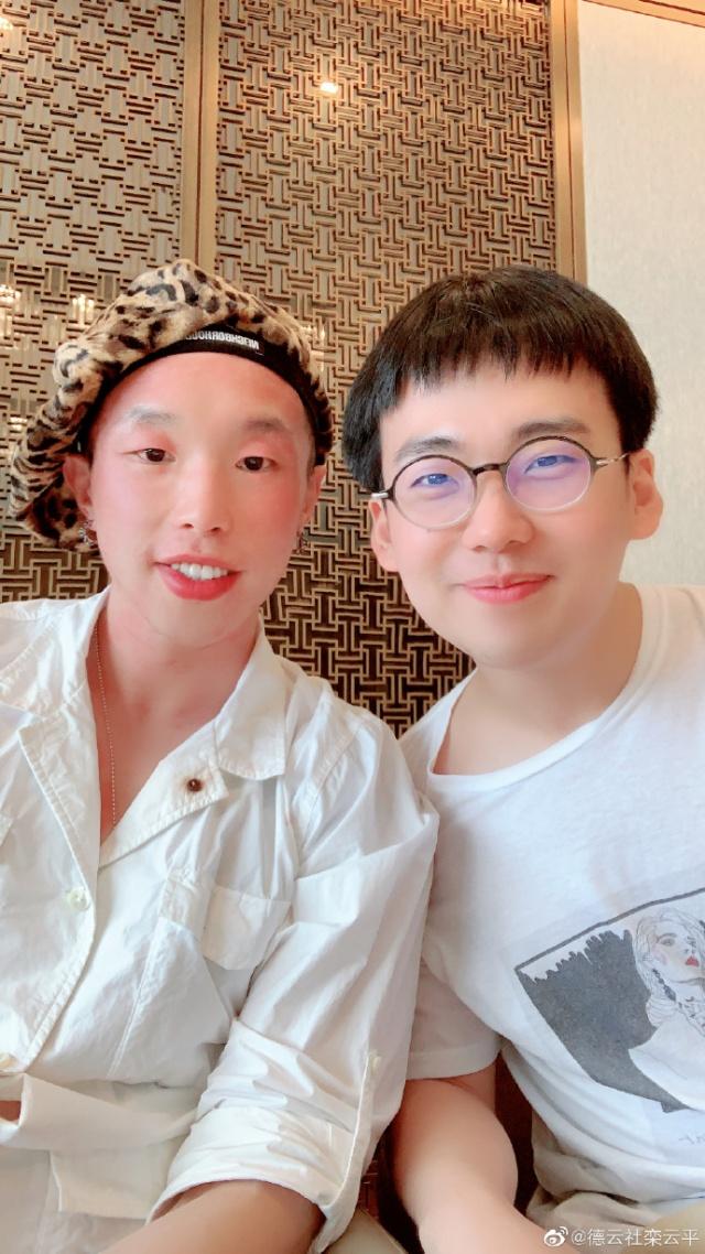 德云社成员生活状况两边倒,有的演员众筹看病,有的演员聚会喝酒