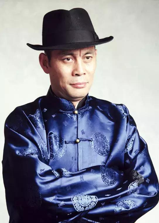 张光北一家近照:和妻子恩爱29年,女儿漂亮如今也是明星!