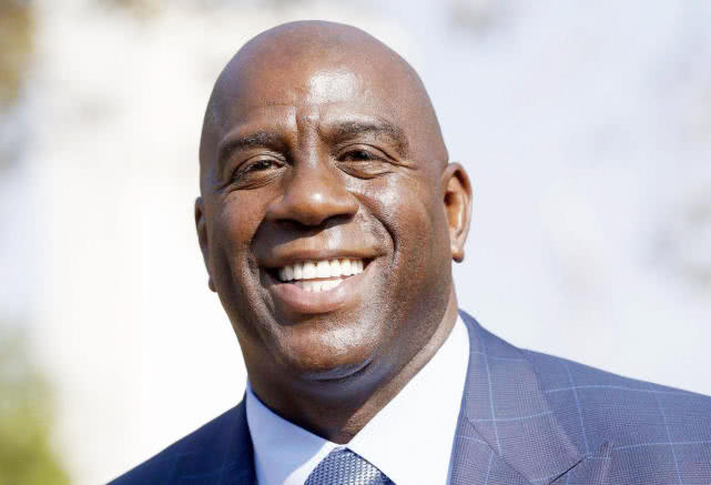 心系老东家魔术师约翰逊一举动值得湖人球迷点赞