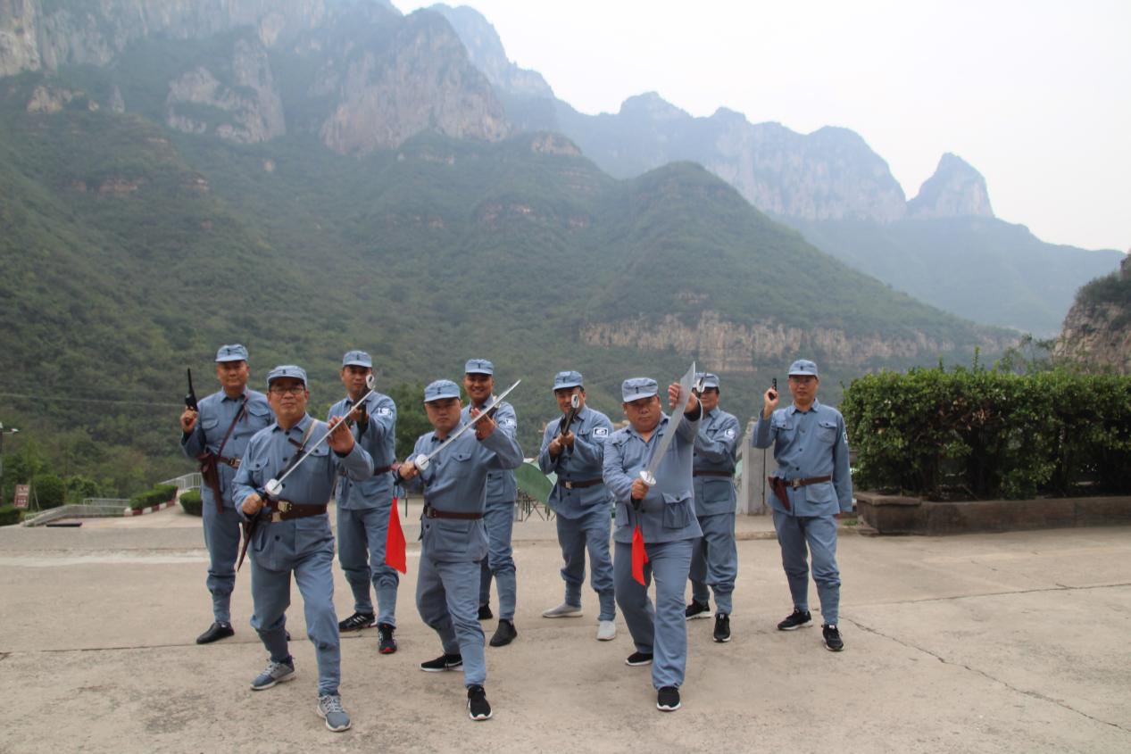 重走朱德出太行小道 感悟合格党员之道