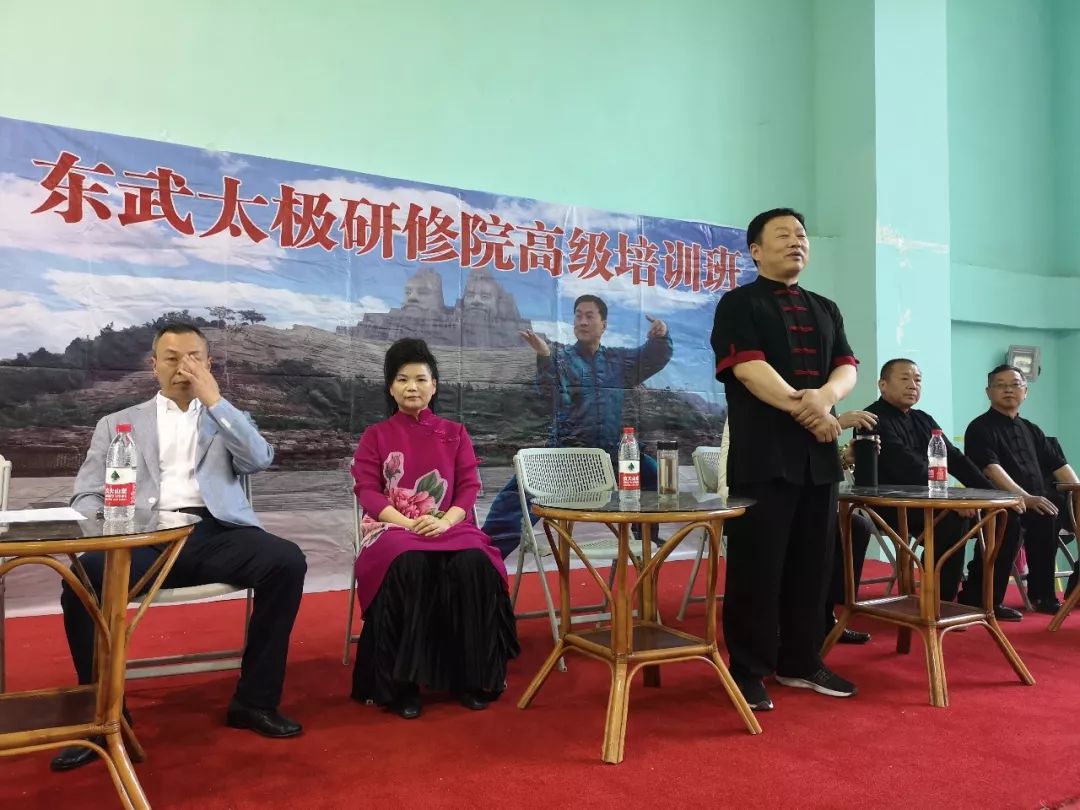 太极名家张东武老师,太极名家徐勤兰老师,中铁七局郑州铁路工程指挥部