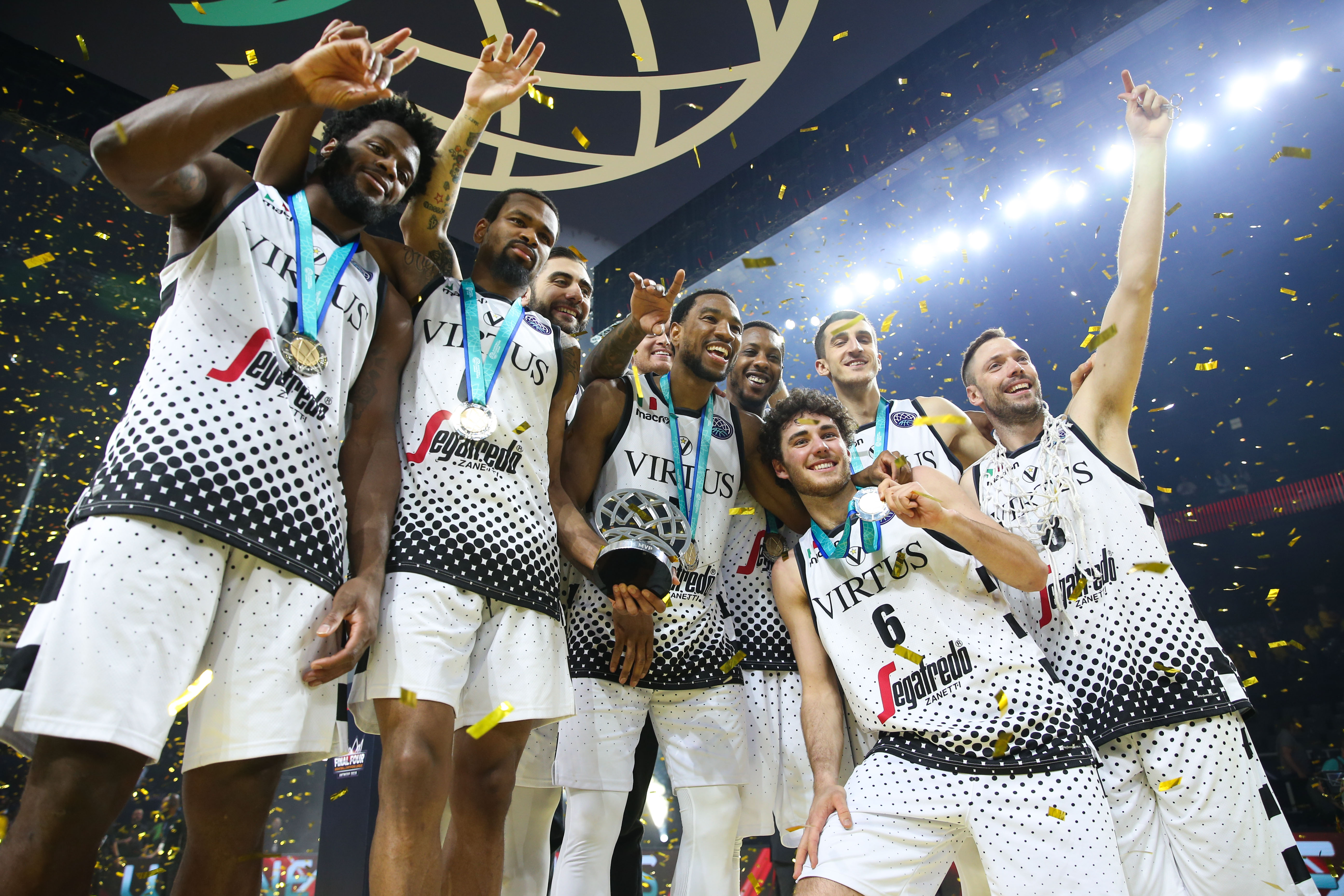 篮球——国际篮联冠军联赛:博洛尼亚维尔图斯队夺冠