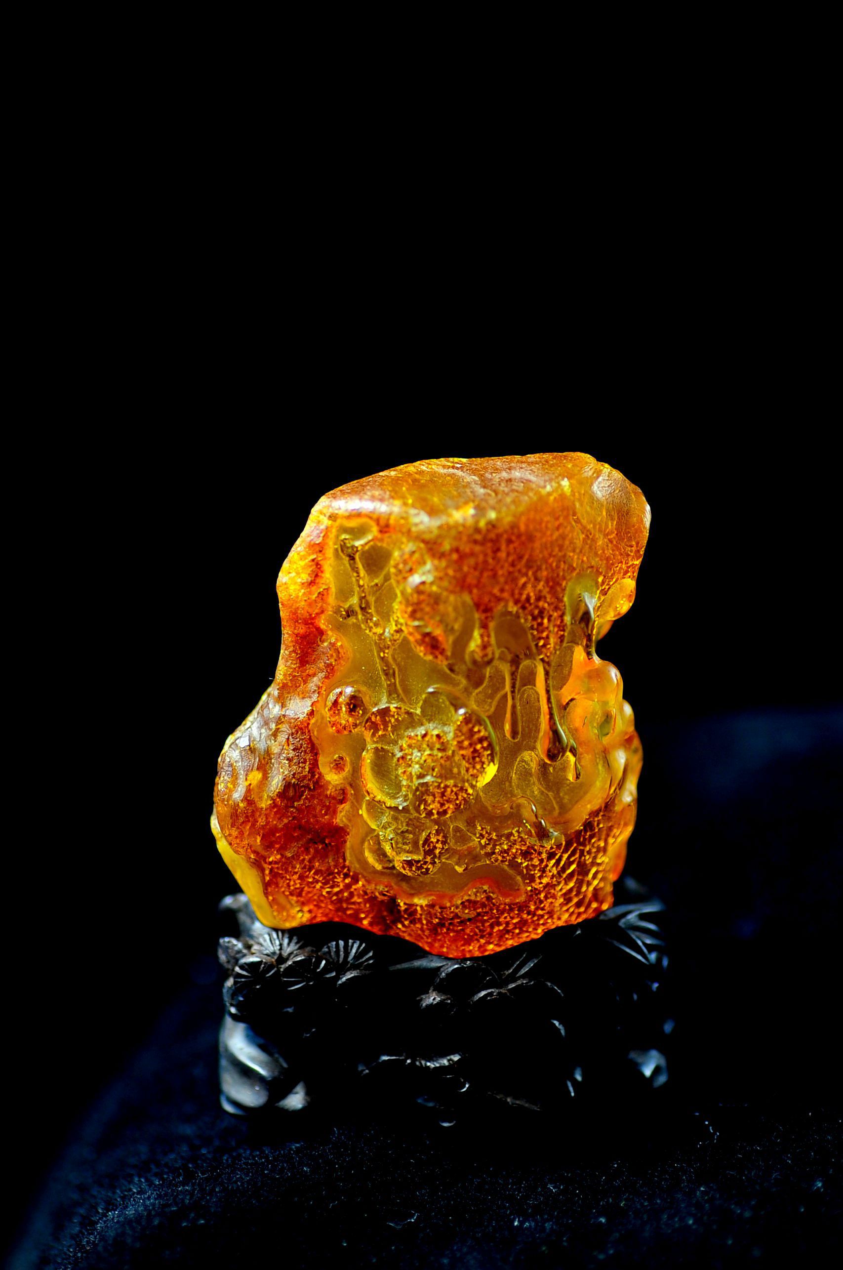 朱永兴20年琥珀雕刻艺术品赏析