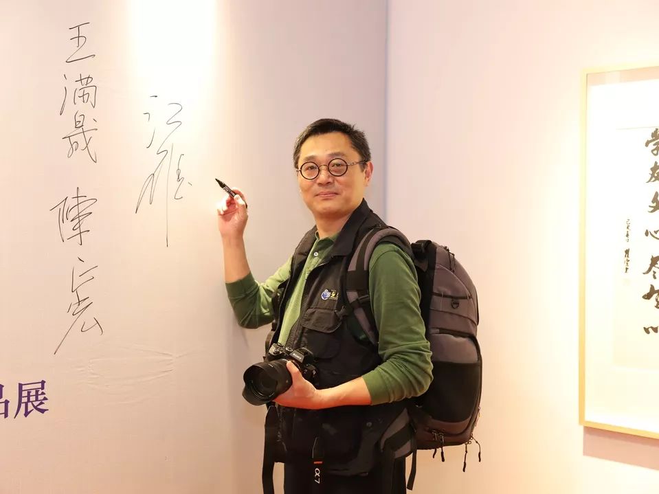 8111班同学,上海中国画院副院长陈翔说:复旦中文系的底子,给了我们