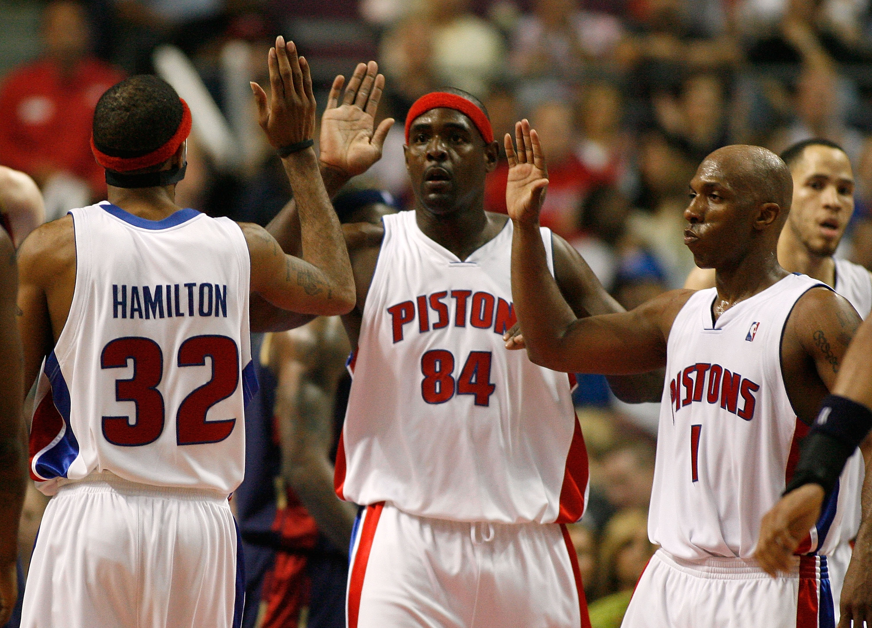 底特律活塞客场挑战密尔沃基雄鹿