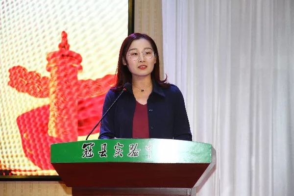 "当前,在解放思想大讨论热潮中,冠县实验中学应当以怎样的视野和境界