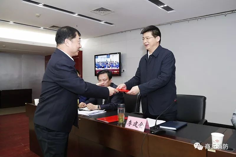 先进单位的通报》;赵友刚副局长对派出所消防监督工作进行了安排部署