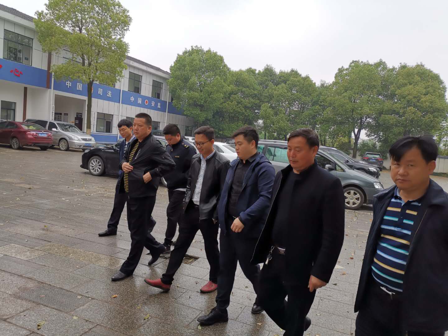 澧县澧南镇组织到津市新洲镇学习集镇管理之道