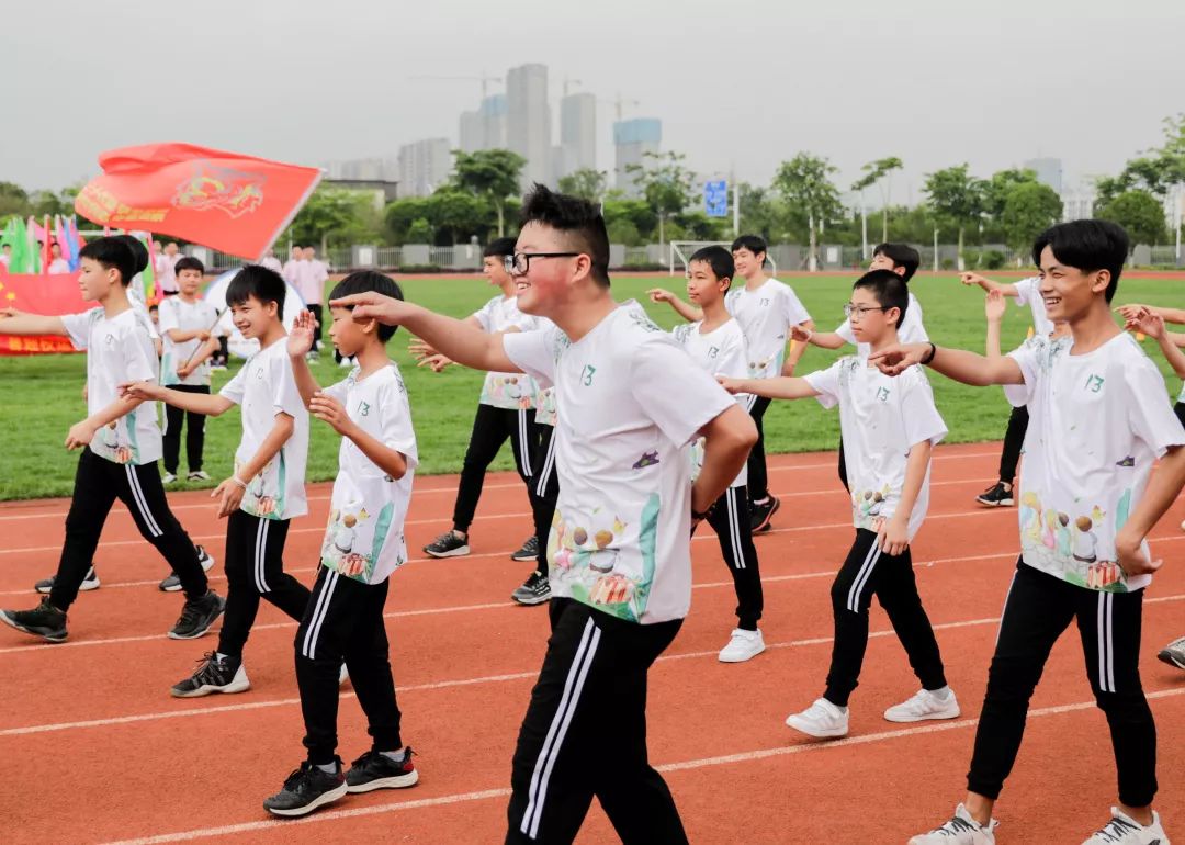点燃激情强健体魄记柳州铁一中学初中部2019年春季运动会开幕式