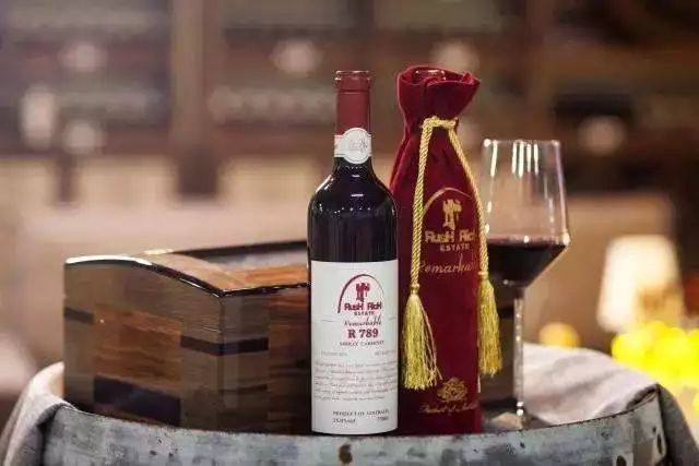 注册了包括与著名汽车品牌bentley(宾利)及其车标图形相近似的"宾利"