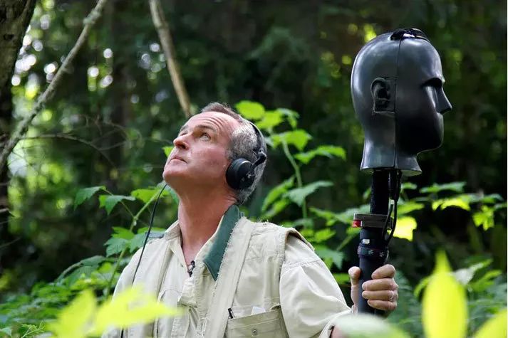 自然录音师收集世界各地的声音保护一平方英寸的寂静