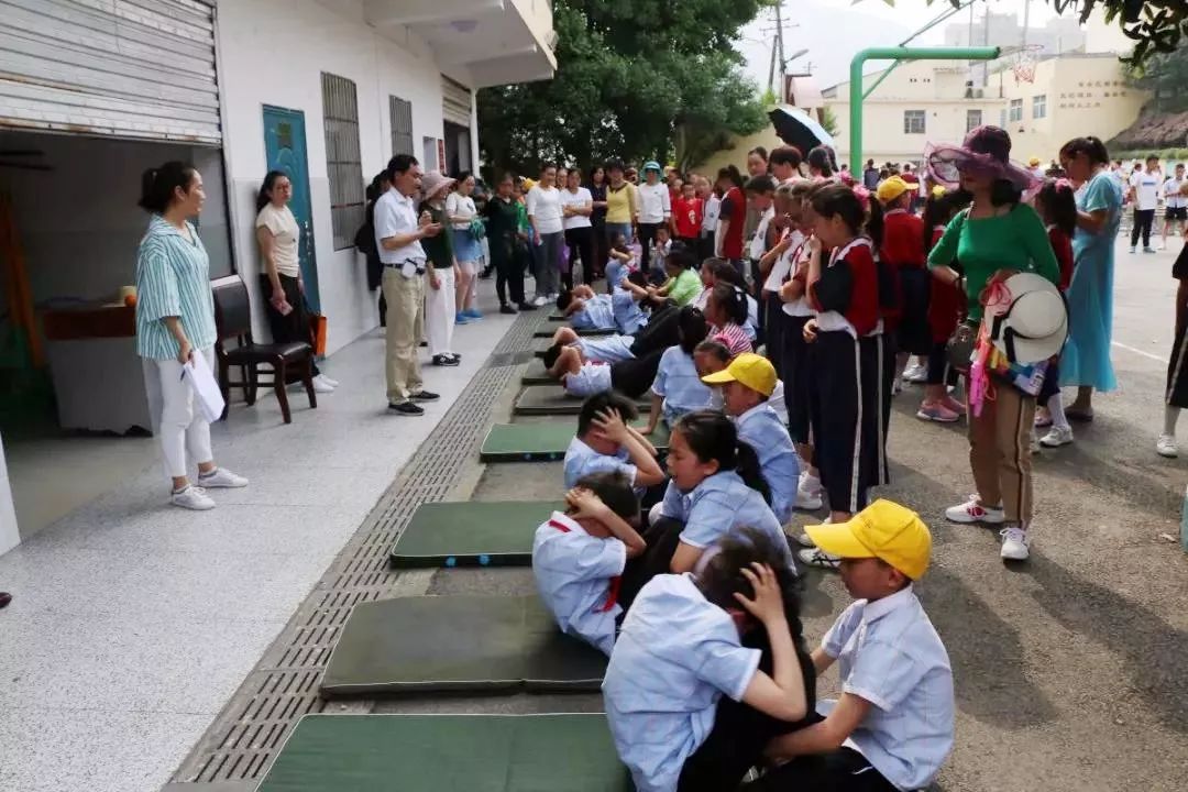 快乐运动会长阳花坪小学展风尚显技能比素质强体魄