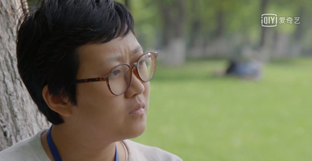 「人间世」里想要改造癌细胞的大学女老师还是走了._闫宏微