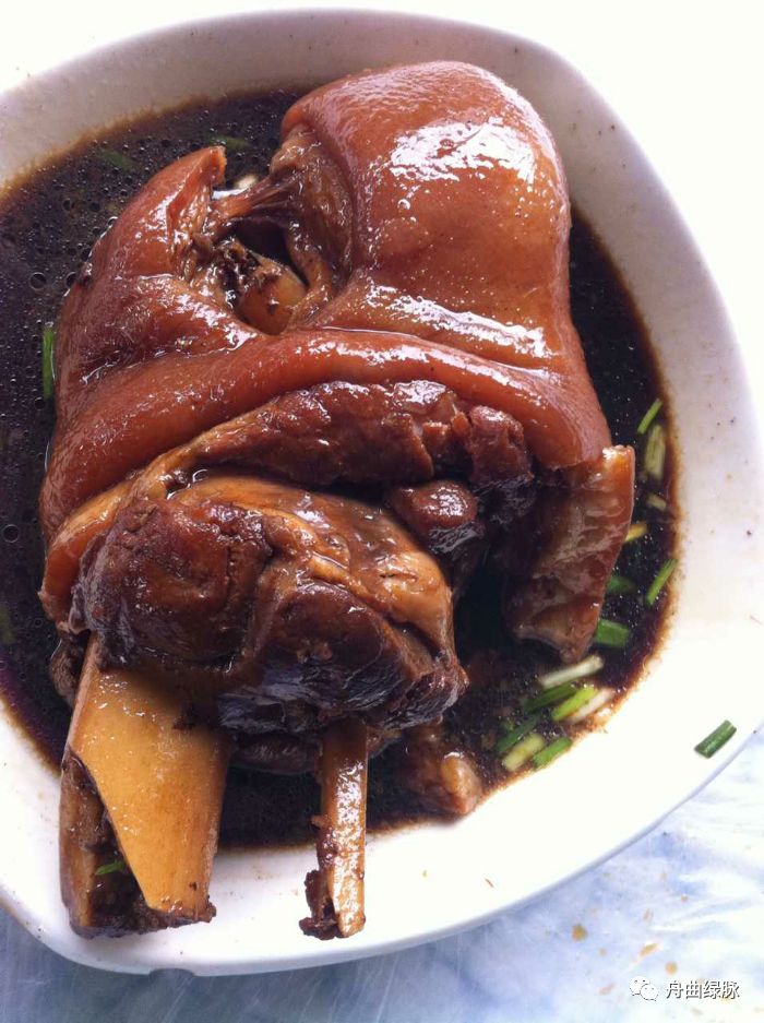 泉城生态园星期三5月8日特色美食腊肘子