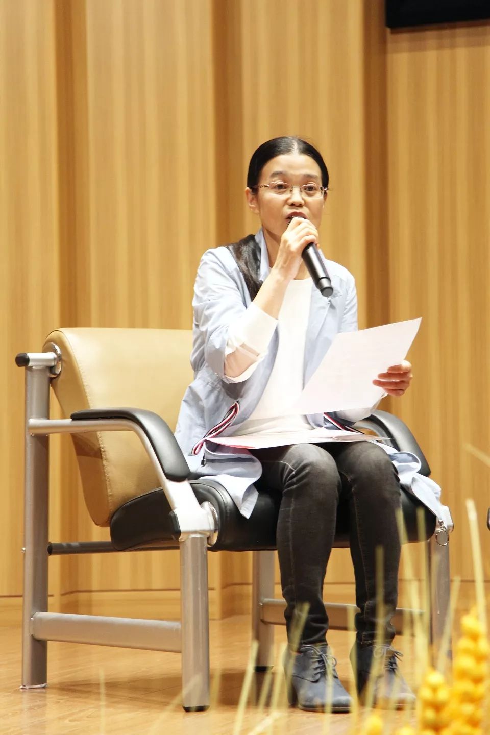 殷健灵首套精装文集出版金波曹文轩李敬泽等怎么看