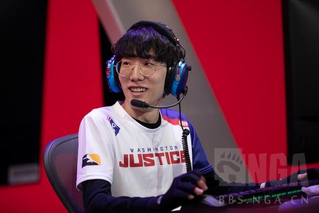 举个例子,我在owl前很长时间就认识corey了,我也认识ark,之前还和他