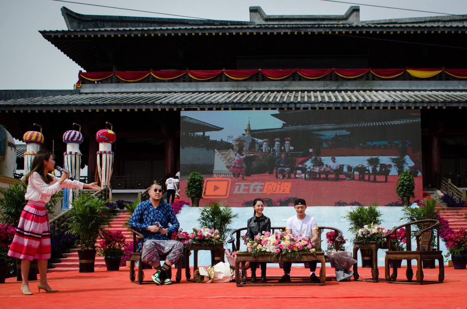 斗罗大陆剧组见面会真2米大汉民族风情如何演绎人气ip