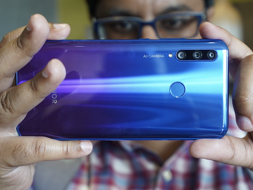 前置3200万 麒麟710 3400mah 荣耀20 lite售价2200元!