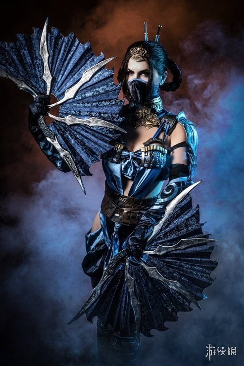 经典造型完美还原真人快打铁扇美女吉塔娜cos视频