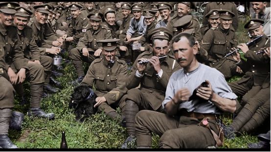 他为地狱上色用影像还原最真实的战争他们已不再变老