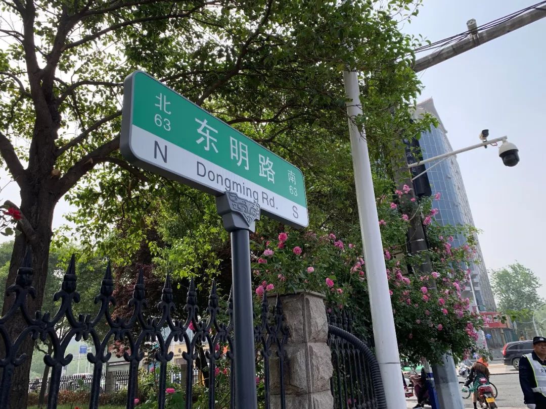 郑州路名牌颜值和功能即将双提升,你看中不中?_路牌