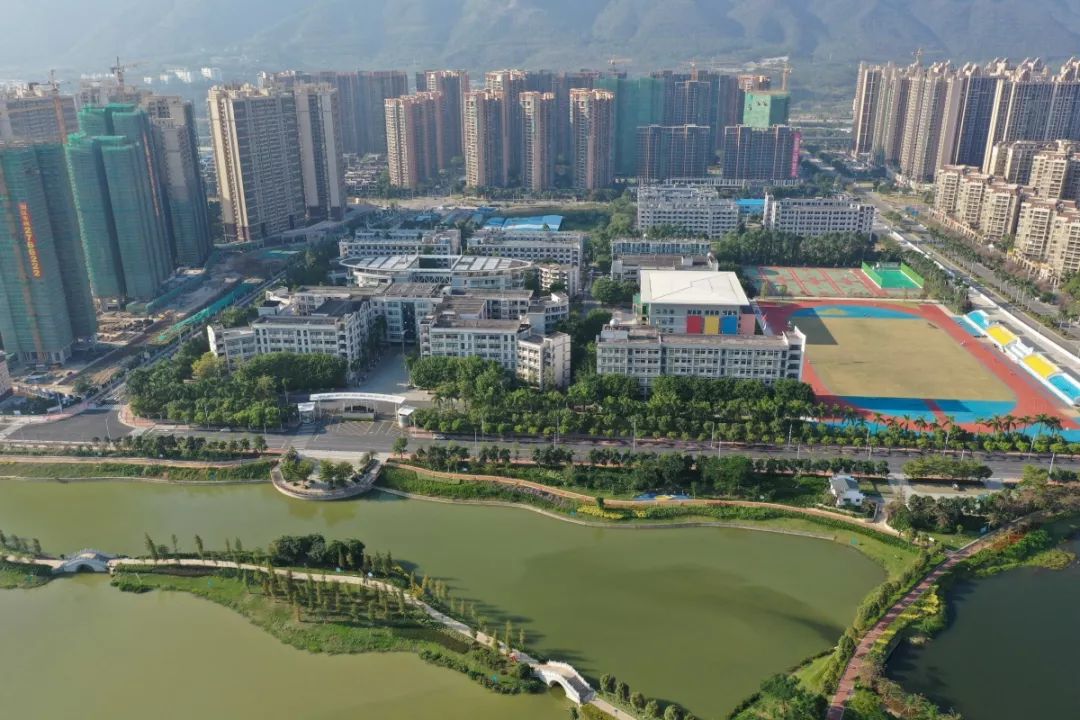 李国铭摄 肇庆市档案馆供图 △图源 广东肇庆中学 肇庆市第一中学