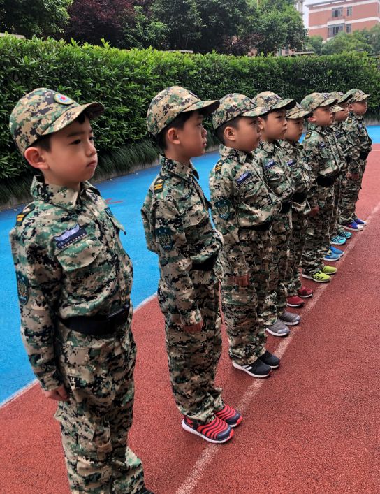 第一篇章四季藍爵幼兒園我是一個兵軍訓系列