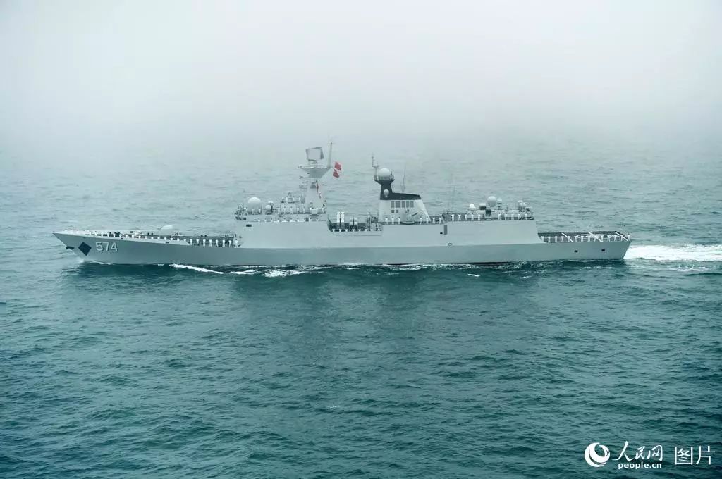 雾大没看到来看中国海军破雾而出