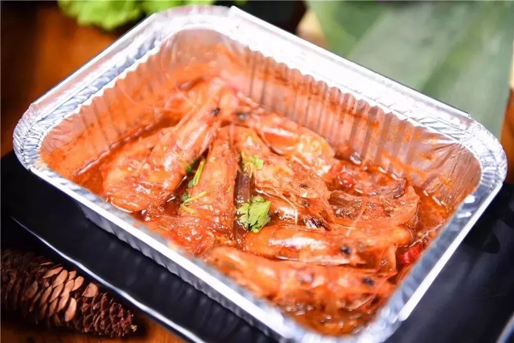 锡纸青虾,虾肉鲜嫩,汤汁入味,爱吃虾的小盆友一定要尝试!