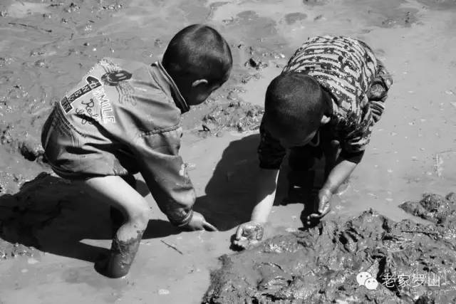 这里可能有你小时候摸鱼的"老照片"