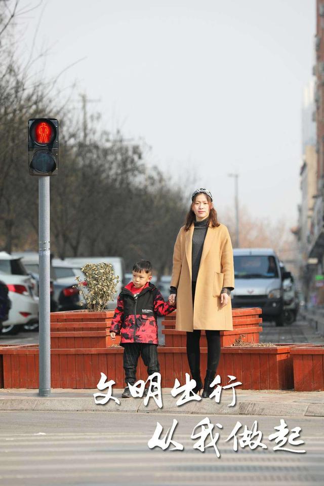 石家庄开展"践行文明条例 文明礼仪随手拍"主题活动