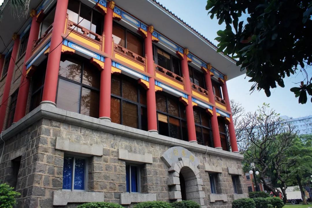 往执信南路步行约500米交通方式越秀区执信南路152号执信中学架空层