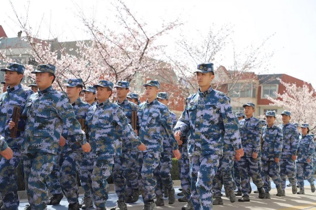 部队士兵考军校之军考军校醉美春景海军航空大学