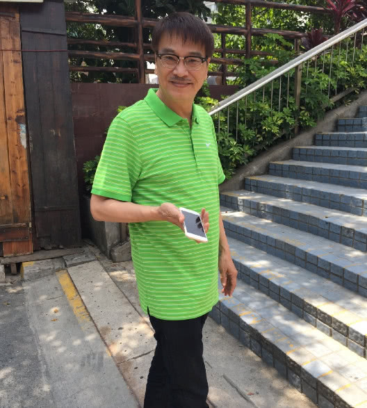 原创吴孟达李力持江约诚相约吃火锅达叔脸颊饱满身体圆润惹人爱