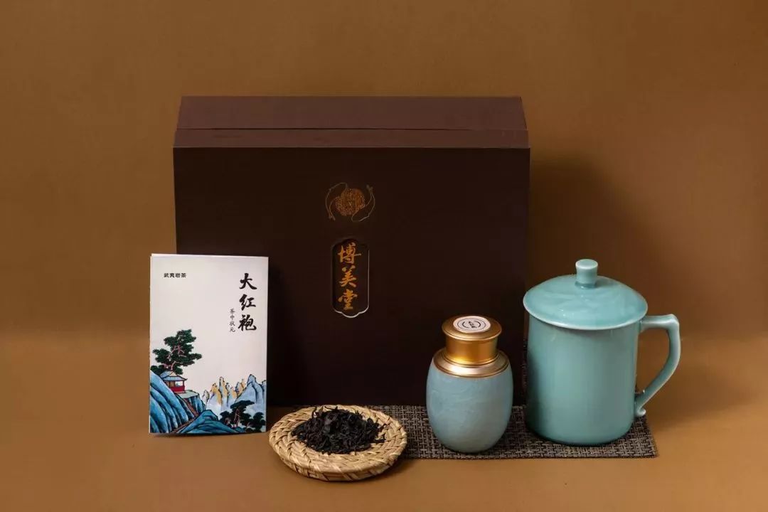 其中,普洱茶茶企代表有合和昌,俊仲号,猿抱子,味茗堂,香者,正义霖等