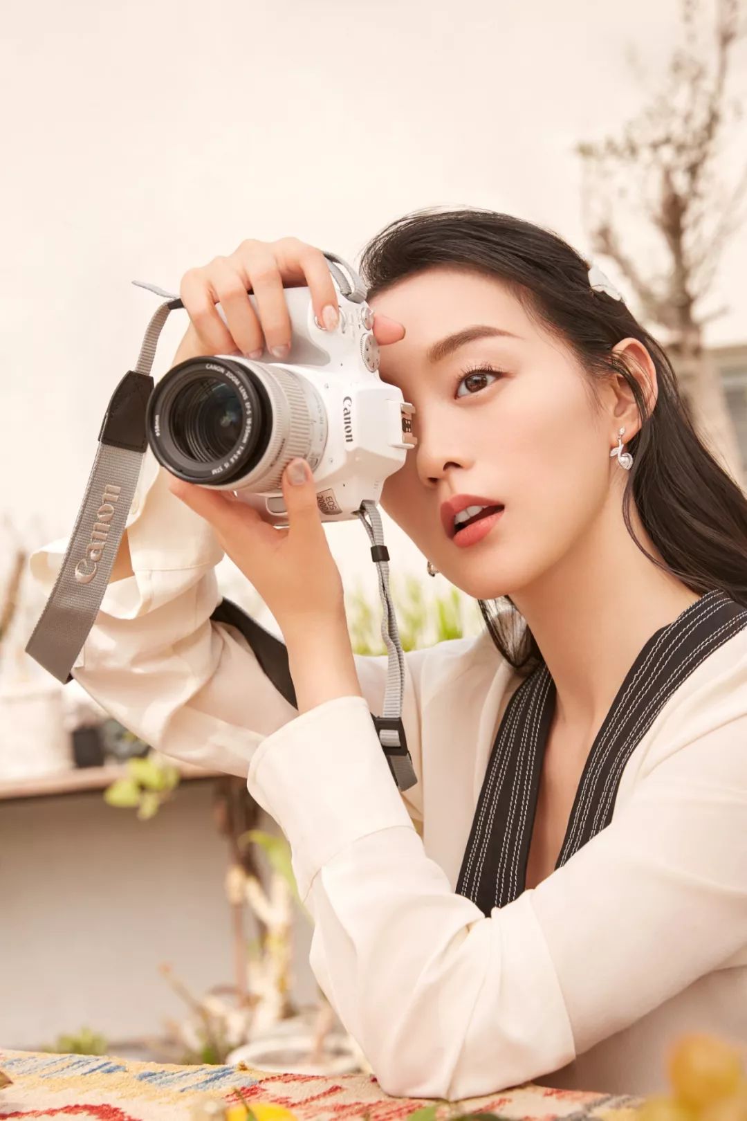 【亿中eos俱乐部】官宣新品 | 佳能迷你单反eos 200d ii 上市_何泓姗