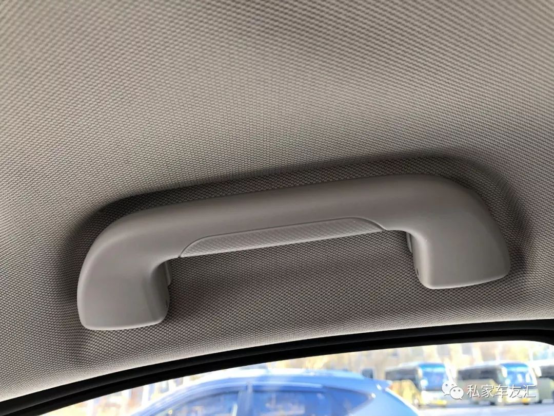 【用车】汽车内顶棚脏了,怎么洗才干净?