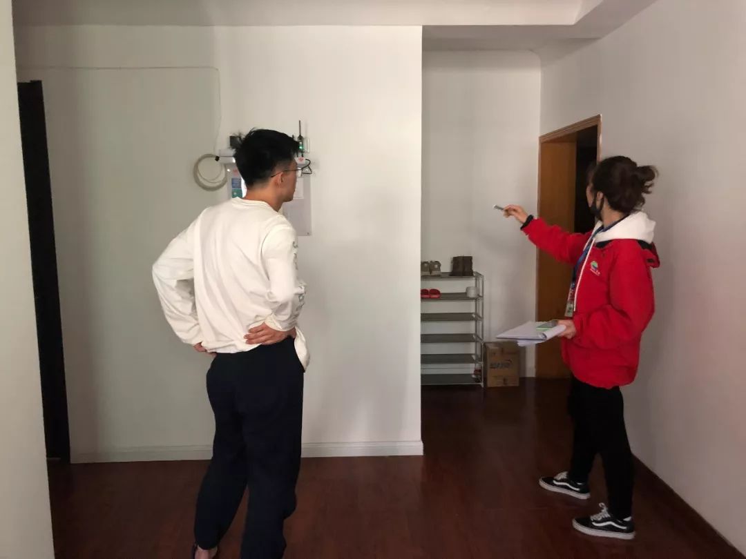 社区安全开展出租房屋排查活动