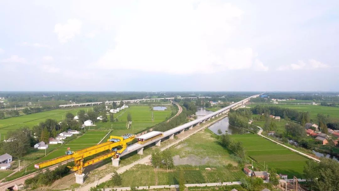 徐盐铁路 王啸《蛟龙出海》—郑阜铁路 罗重久《高铁风采》—郑阜