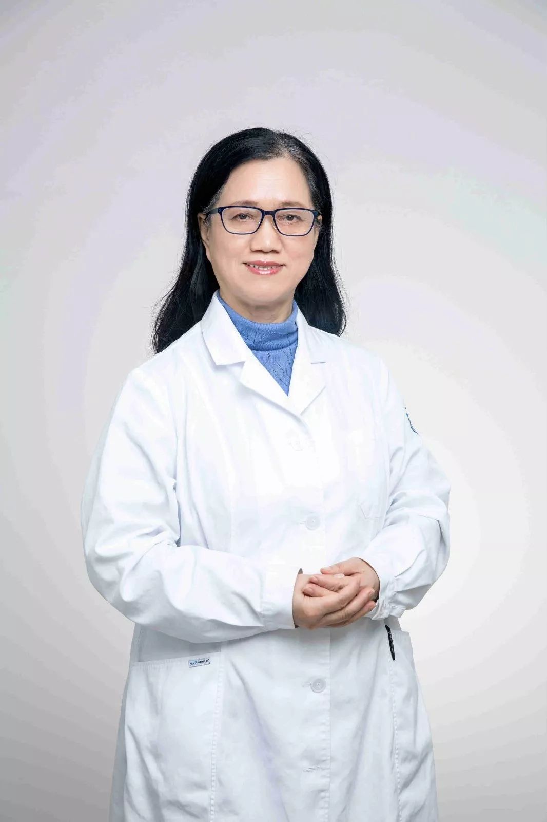 刘华英 副主任医师毕业于白求恩医科大学医疗系,从事