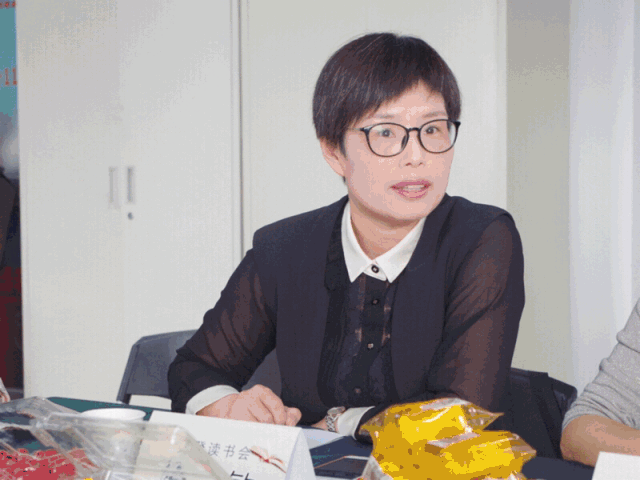 02本次"走进名企"活动特邀樊登读书会宁波驿站站长徐敏分享"拆书"之道