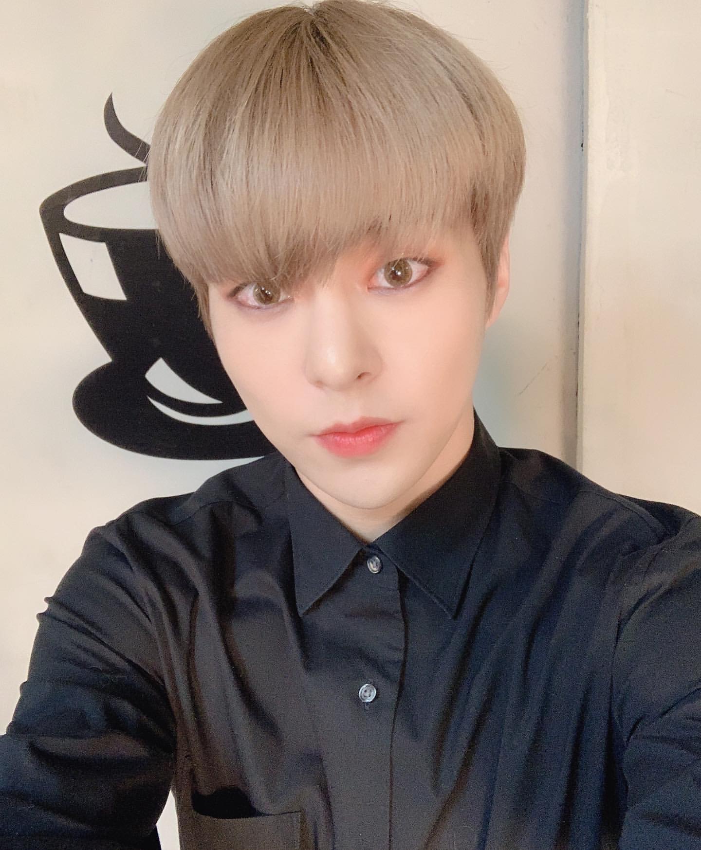 exo秀珉今日入伍竟无任何新闻照成员们代替发照暖哭了