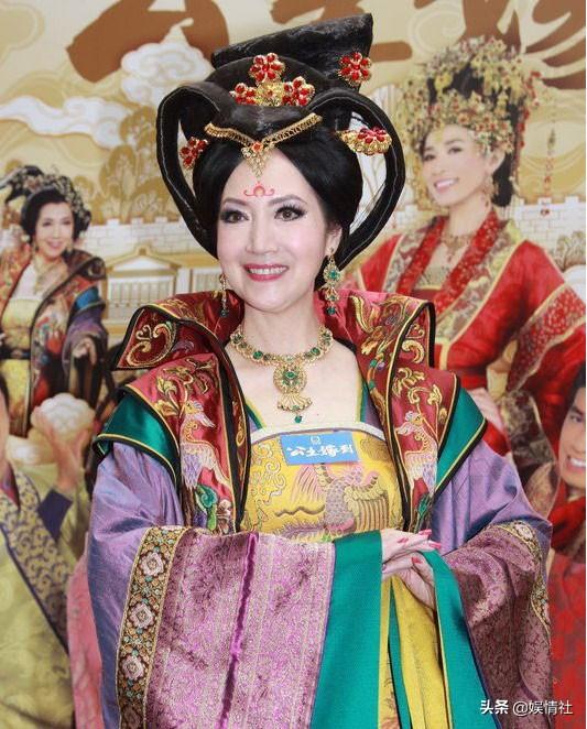 原来《公主嫁到》热播时,港媒报道崔太妃一角本是由tvb老戏骨李香琴