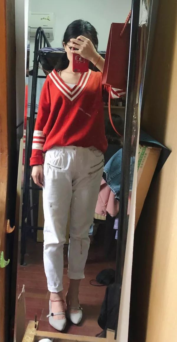 搭配求鉴定下身偏胖的大梨子走帅气风还是少女风