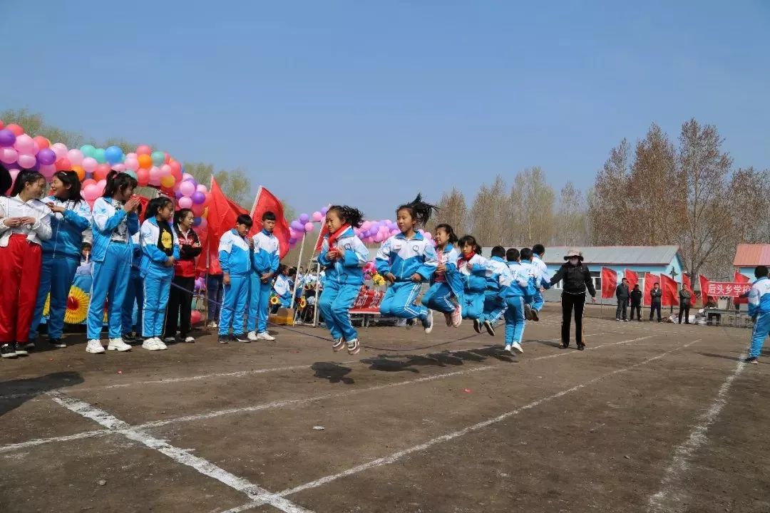 小学召开2019季家长会纪念"五·四"运动100周年文艺演出绥中乡学校