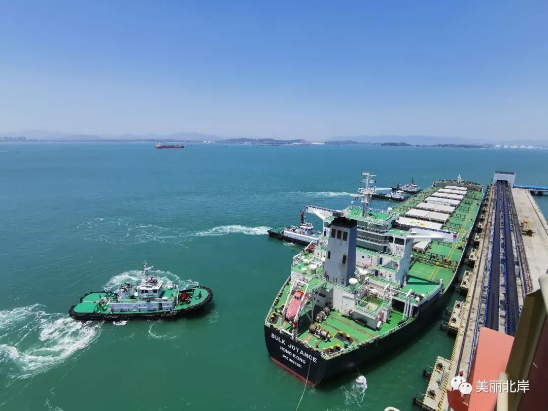 喜悦来了!这艘史重大船首航国投湄洲湾港