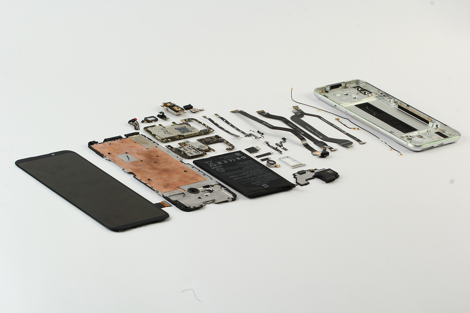 原创集微拆评塔式全域液冷散热系统加持黑鲨游戏2手机拆解