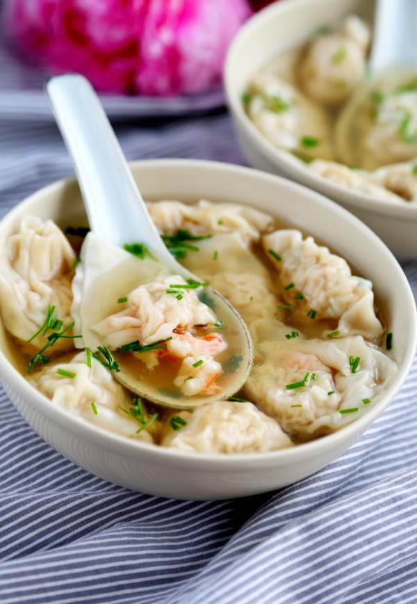 原创这云吞一口一个虾,口口满足,现在就教你再不要跑广州