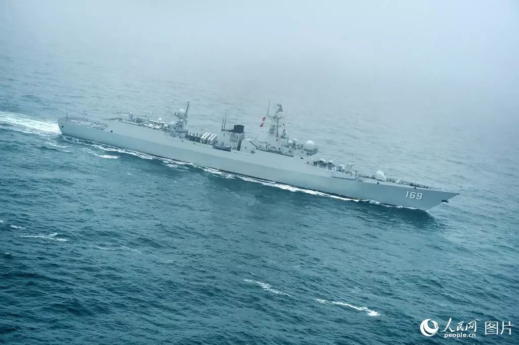 雾大没看到来看中国海军破雾而出
